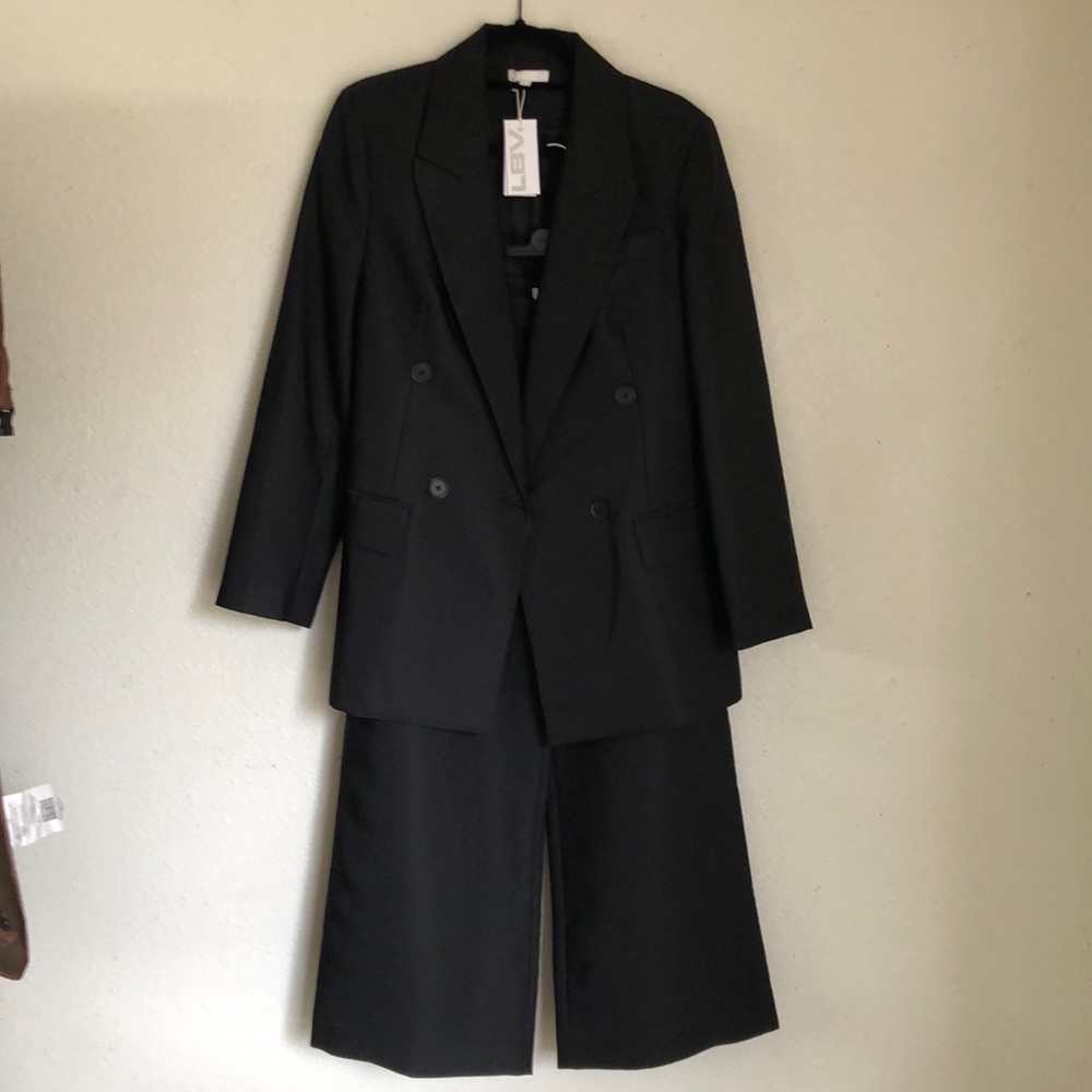 LBV NWT SUIT
